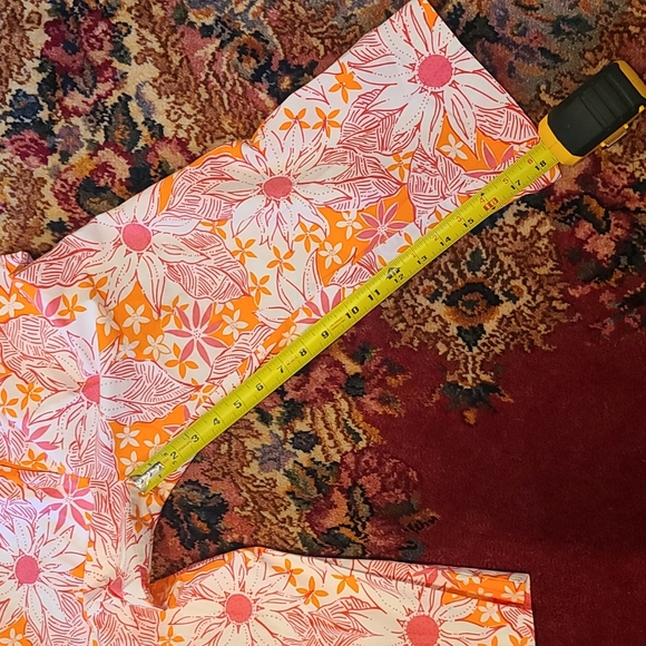 Lilly Pultizer Capris - Picture 5 of 9